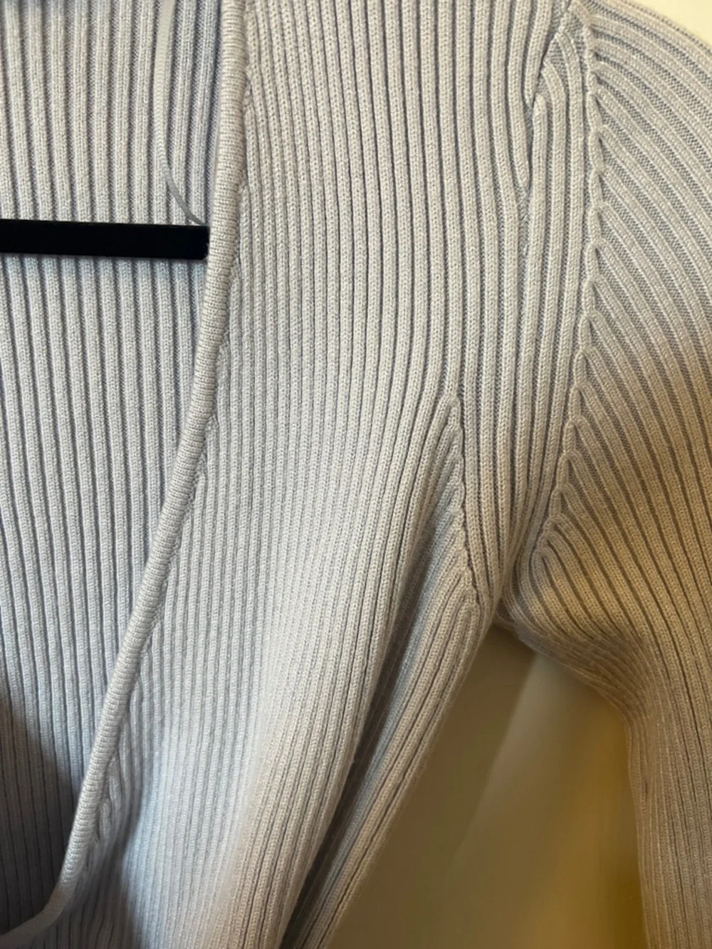 ZARA Pale Gray Ribbed Wrap V-Neck Sweater - Picture 4 of 5